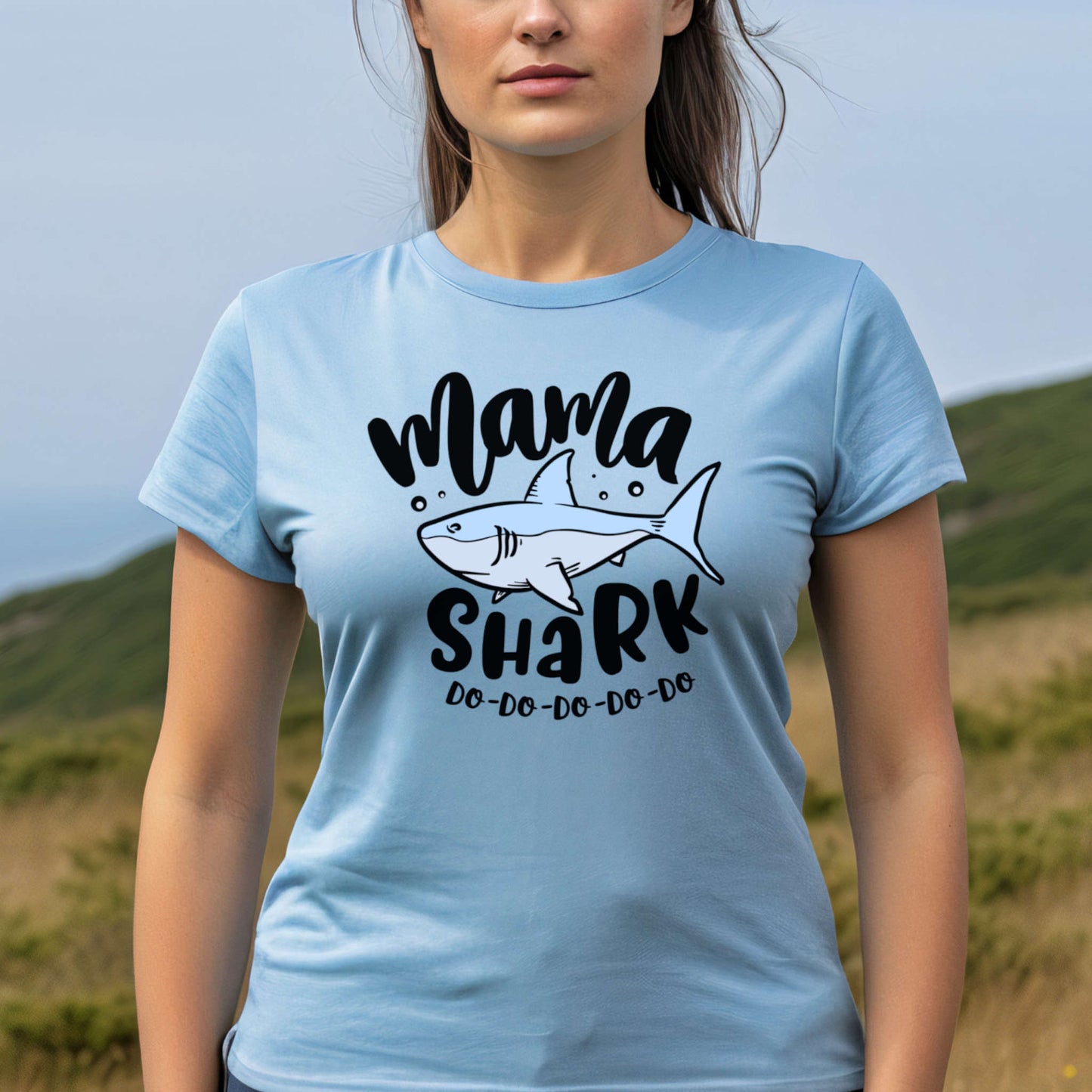 T-Shirt for Mom. Mama shark.